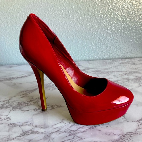 Steve Madden Shoes - Steve Madden Red Pumps